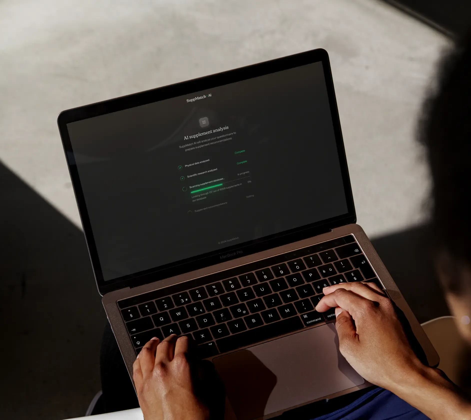 SuppMatch analiza suplementacji na laptopie